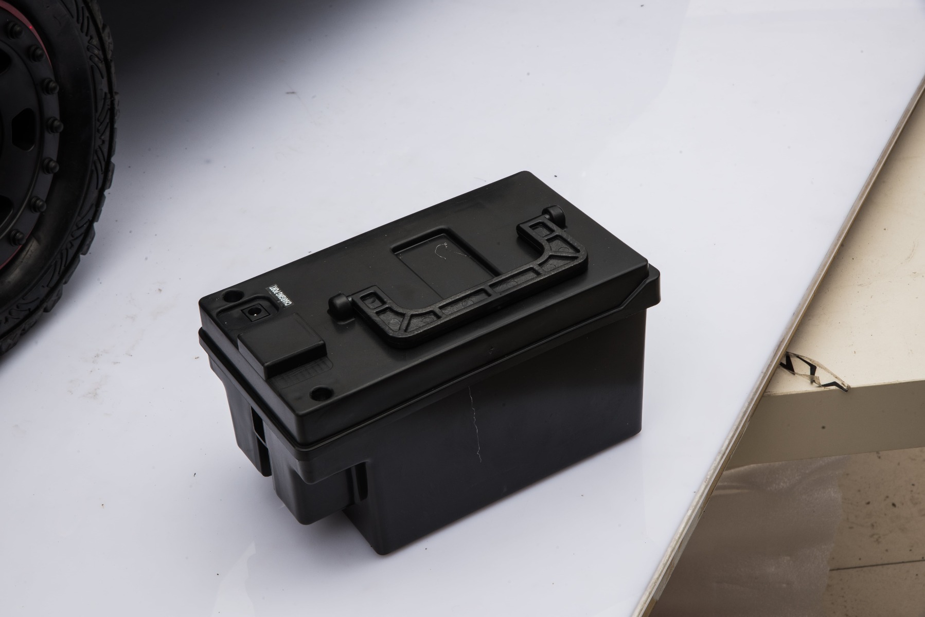 Removable battery, rechargeable out of the car