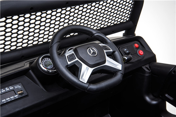 Steering wheel with dashboard