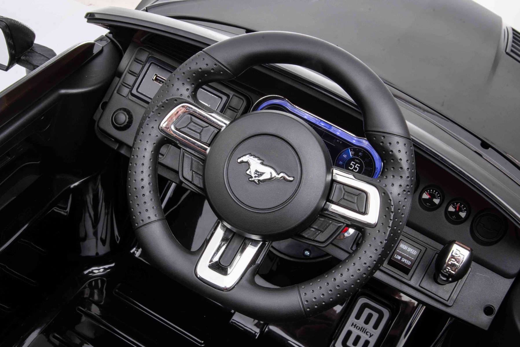 Multifunctional steering wheel
