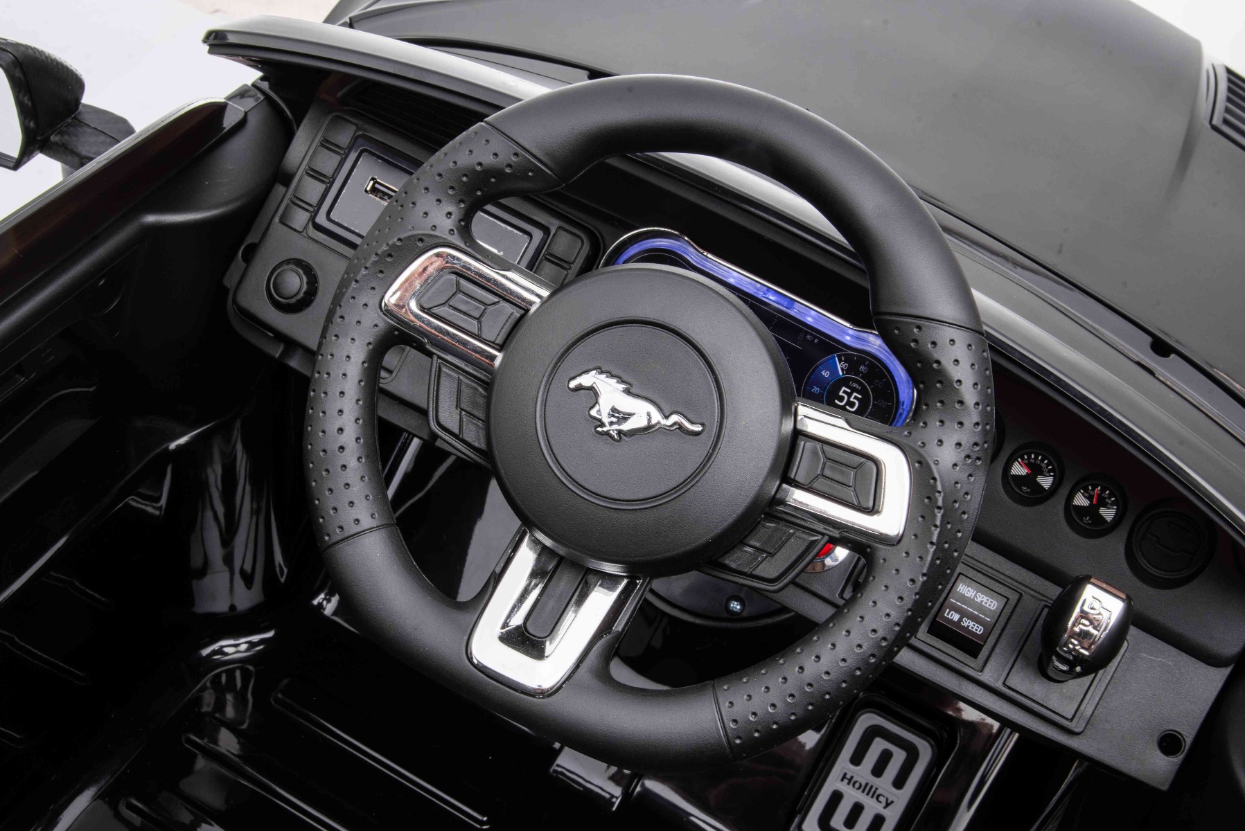 Multifunctional steering wheel
